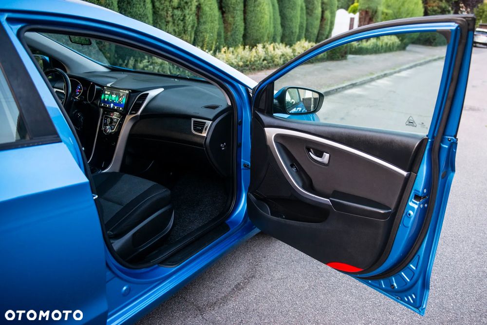 Hyundai i30 1.6 Comfort - 35
