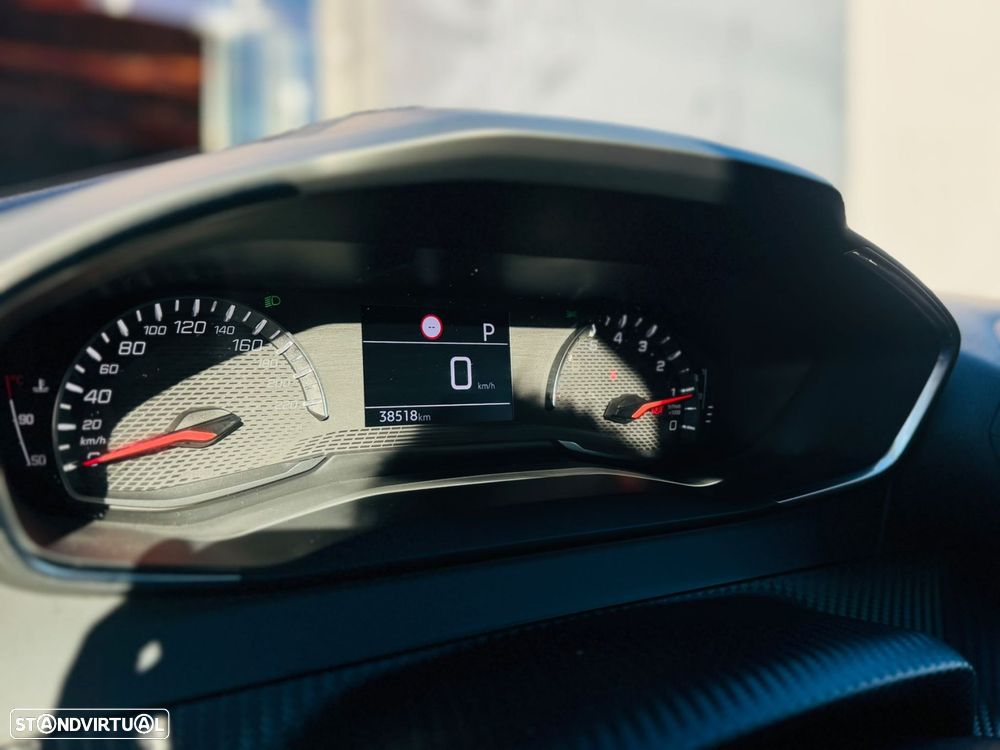 Peugeot 208 1.2 PureTech Allure EAT8 - 19