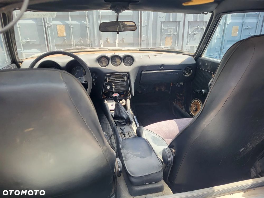 Nissan 280 ZX - 12