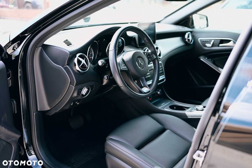 Mercedes-Benz GLA - 7