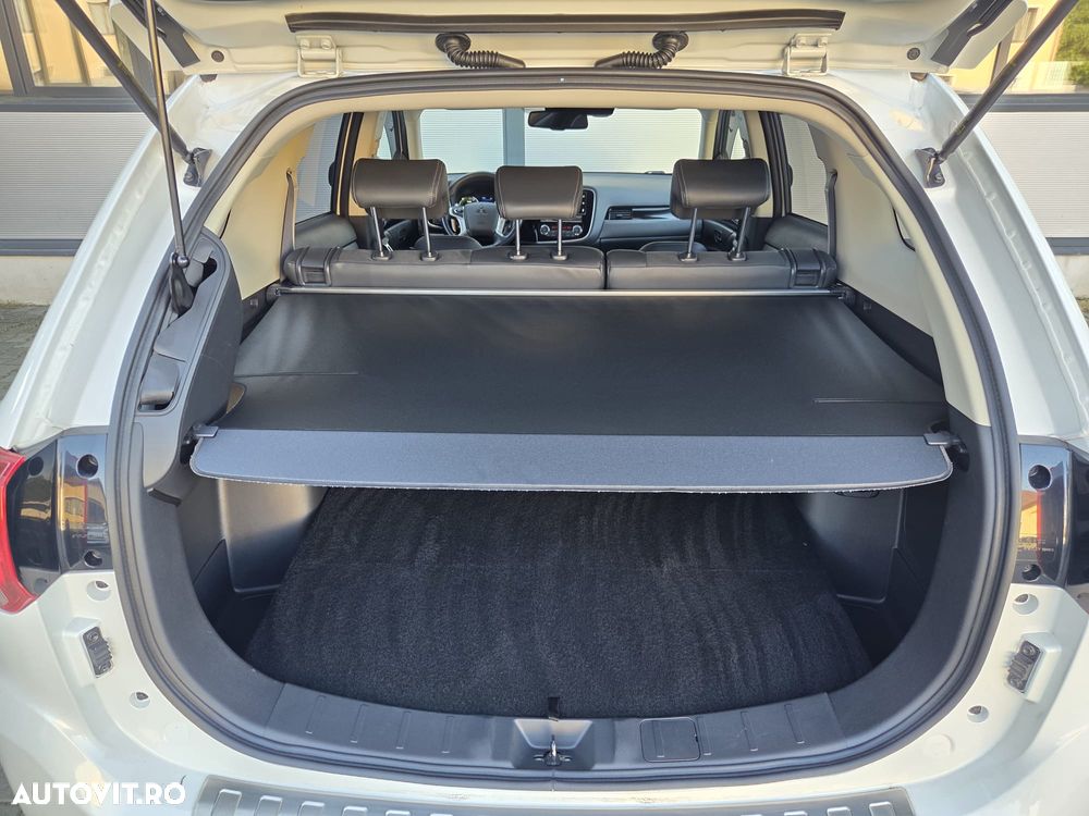 Mitsubishi Outlander - 22
