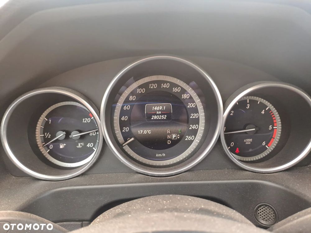 Mercedes-Benz Klasa E 220 BlueTEC BlueEFFICIENCY Edition 9G-TRONIC Edition - 2