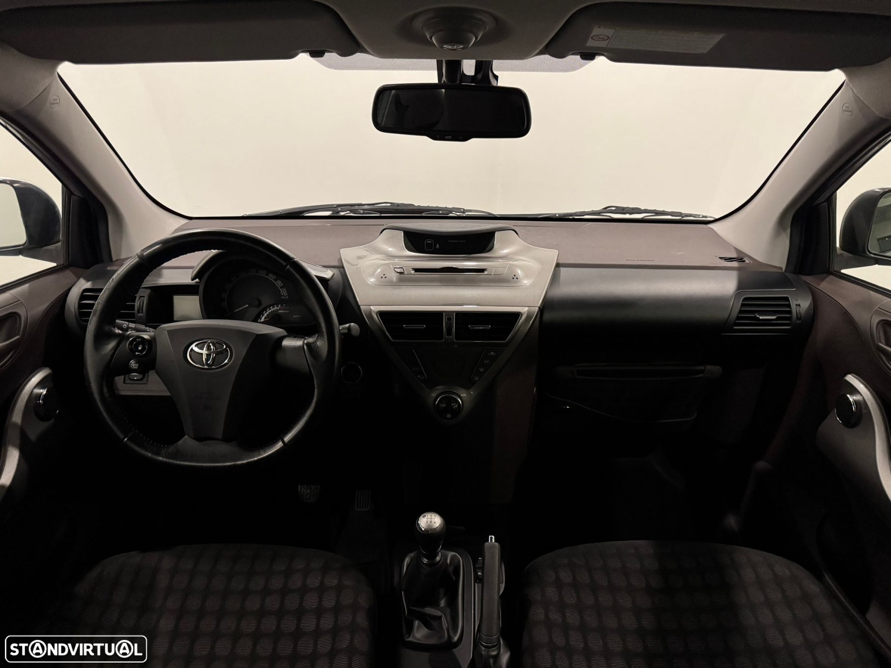 Toyota iQ 1.33 VVT-i - 37