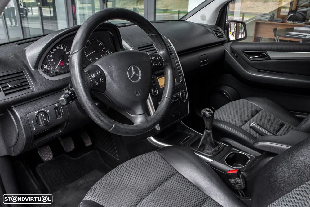 Mercedes-Benz A 160 Elegance - 24