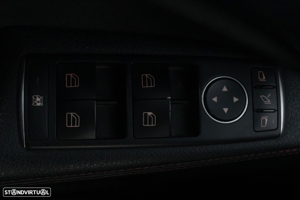 Mercedes-Benz A 180 d AMG Line - 19