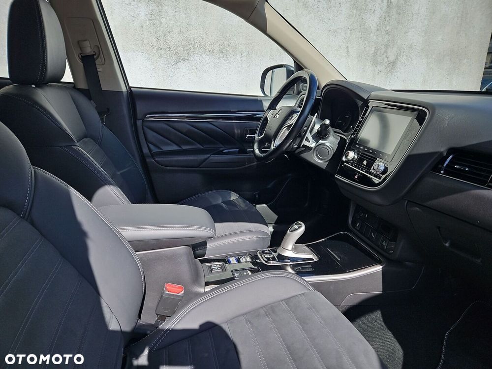 Mitsubishi Outlander - 20