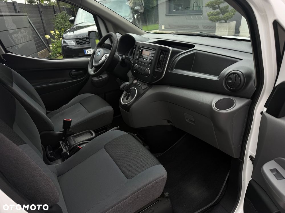 Nissan E-NV200 - 10