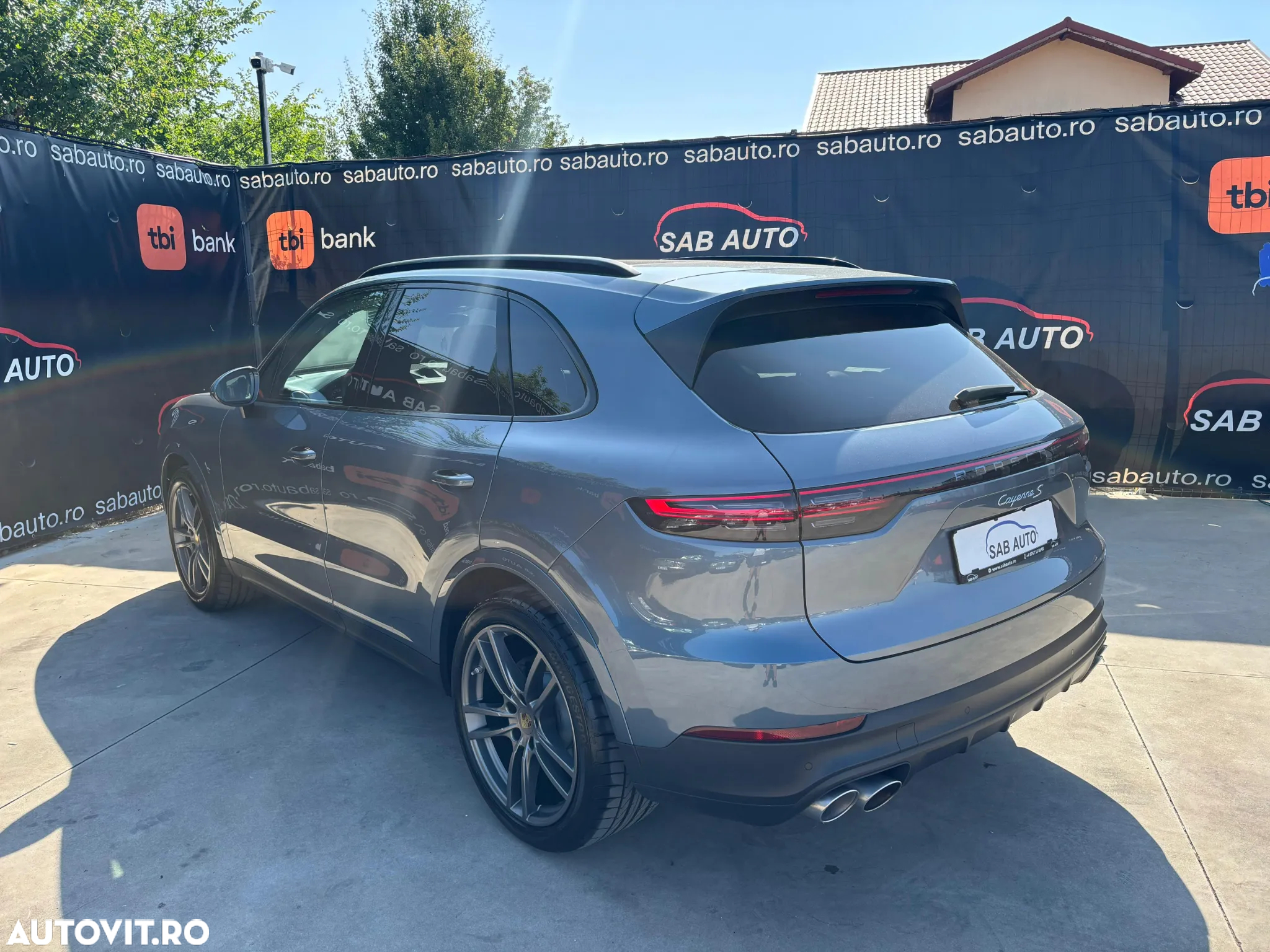 Porsche Cayenne S - 4