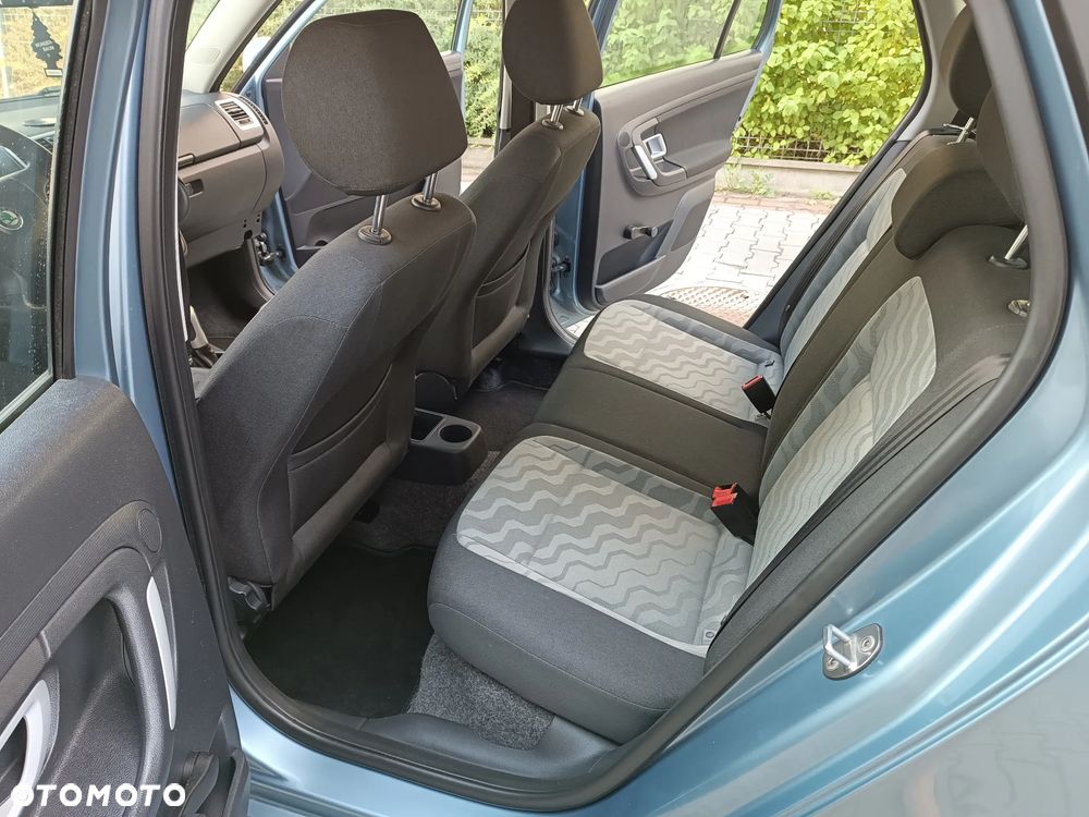 Skoda Fabia 1.4 16V Comfort - 9
