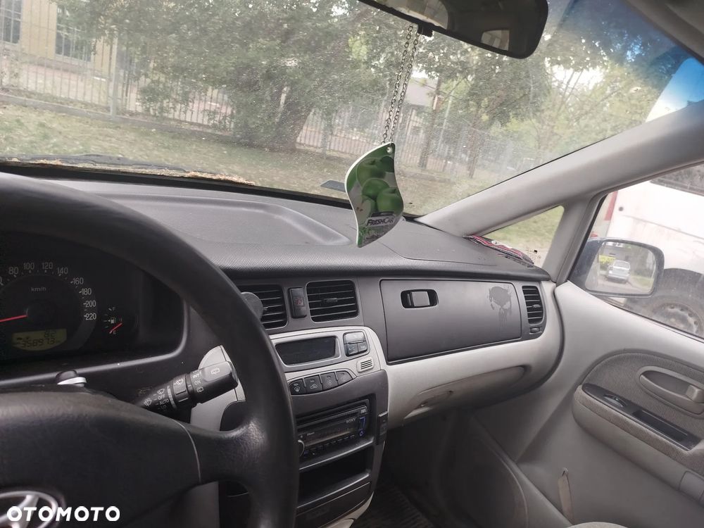 Hyundai Trajet 2.0 CRDi GLS - 9