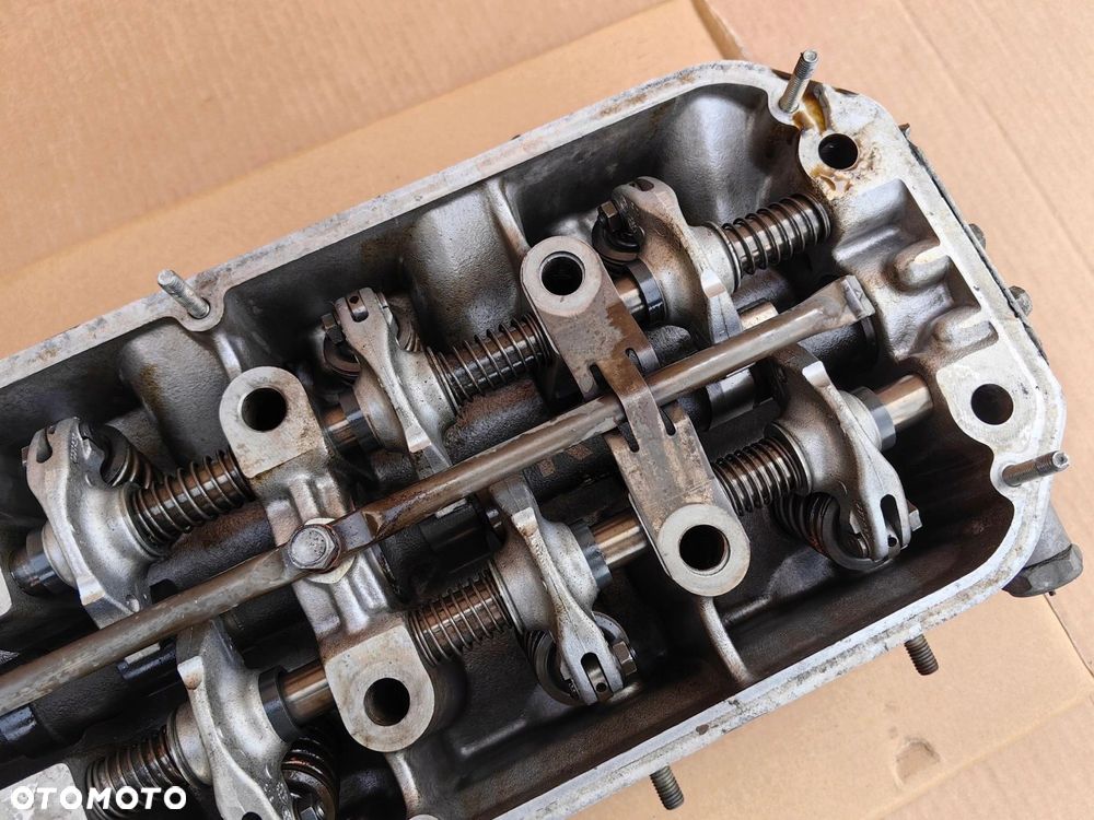 Głowica silnika BMW m30b30 m30 3.0 12v 188KM benzyna 1708497 kompletna - 7