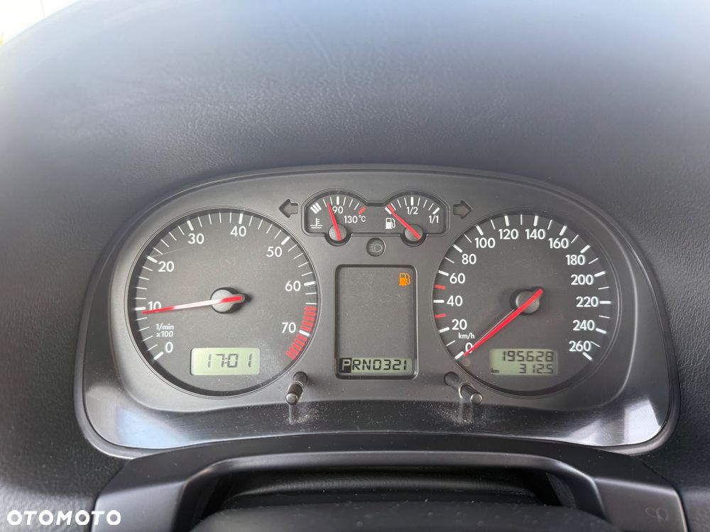 Volkswagen Golf - 26