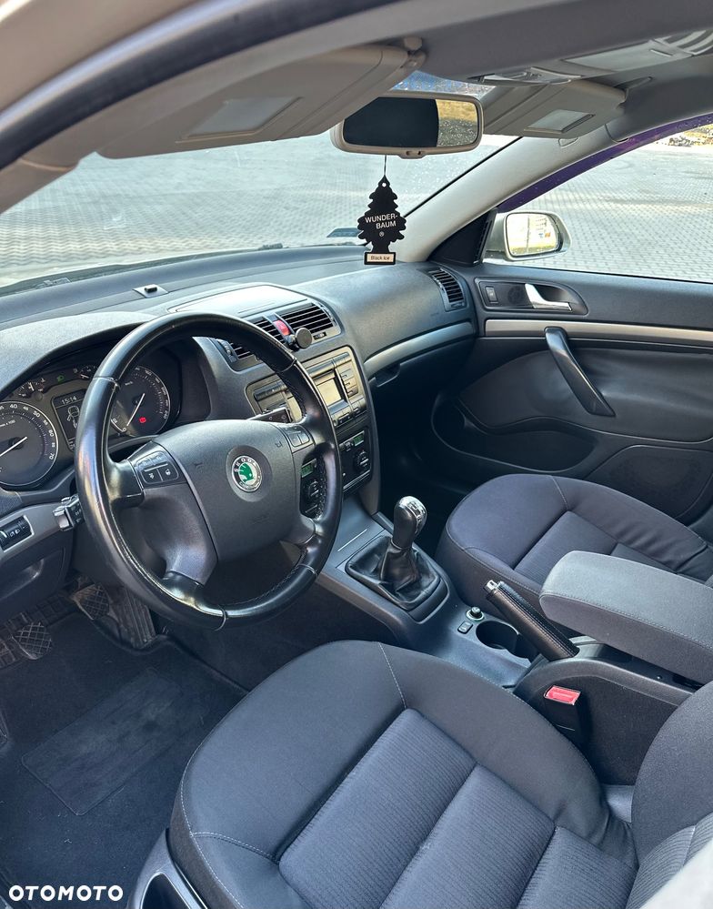 Skoda Octavia 1.6 FSI Elegance - 8