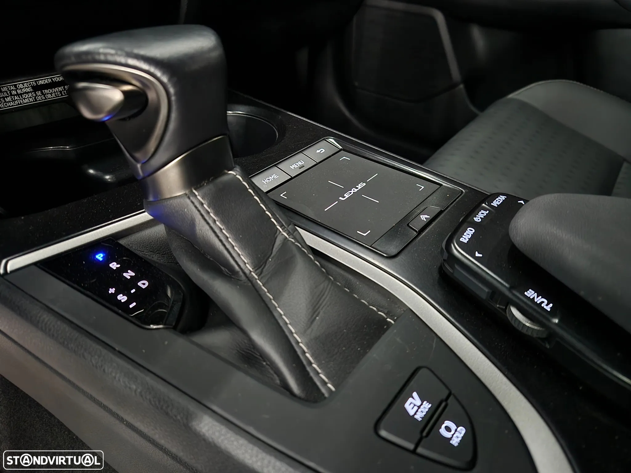 Lexus UX 250h Special Edition (LCA) - 14