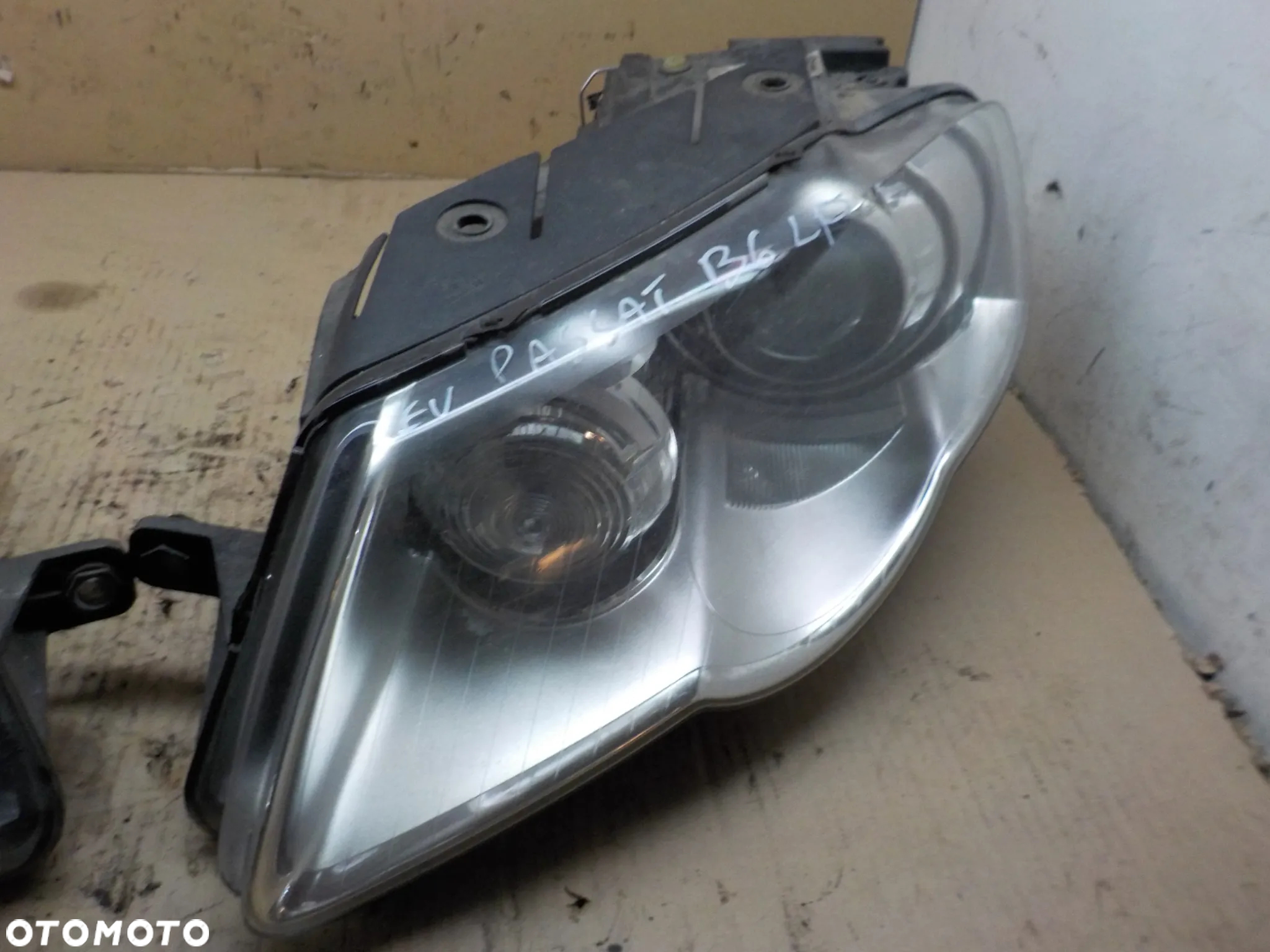 VW PASSAT B6 LAMPY PRZÓD PRAWA LUB LEWA XENON EUROPA - 3