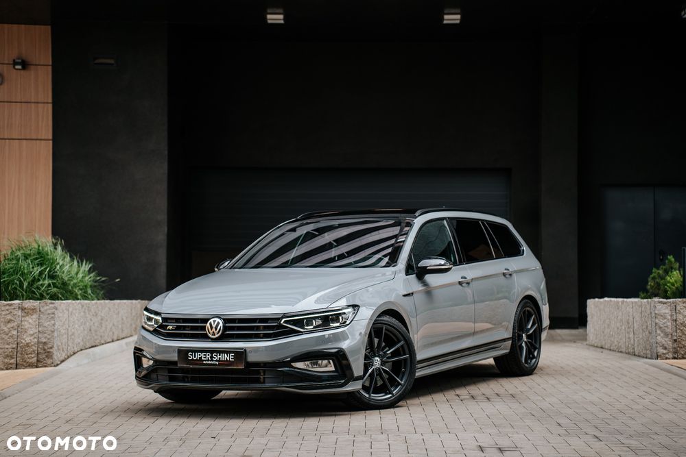 Volkswagen Passat - 1