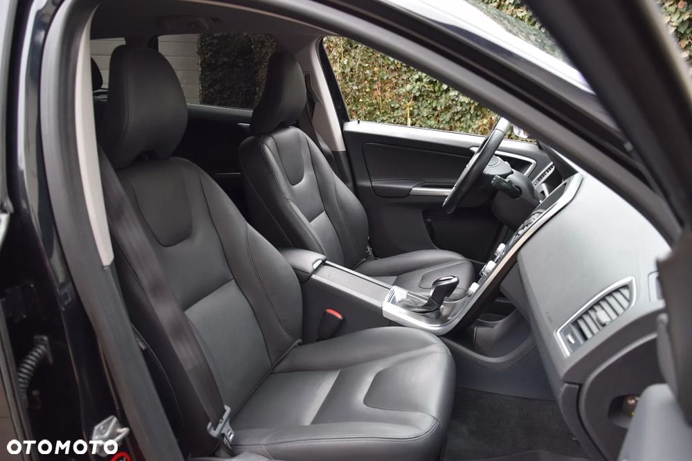 Volvo XC 60 D4 AWD Summum - 19
