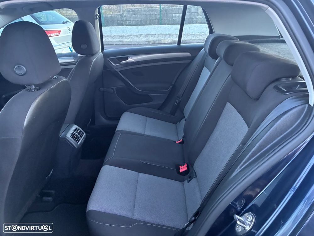 VW Golf 1.6 TDi Confortline - 4