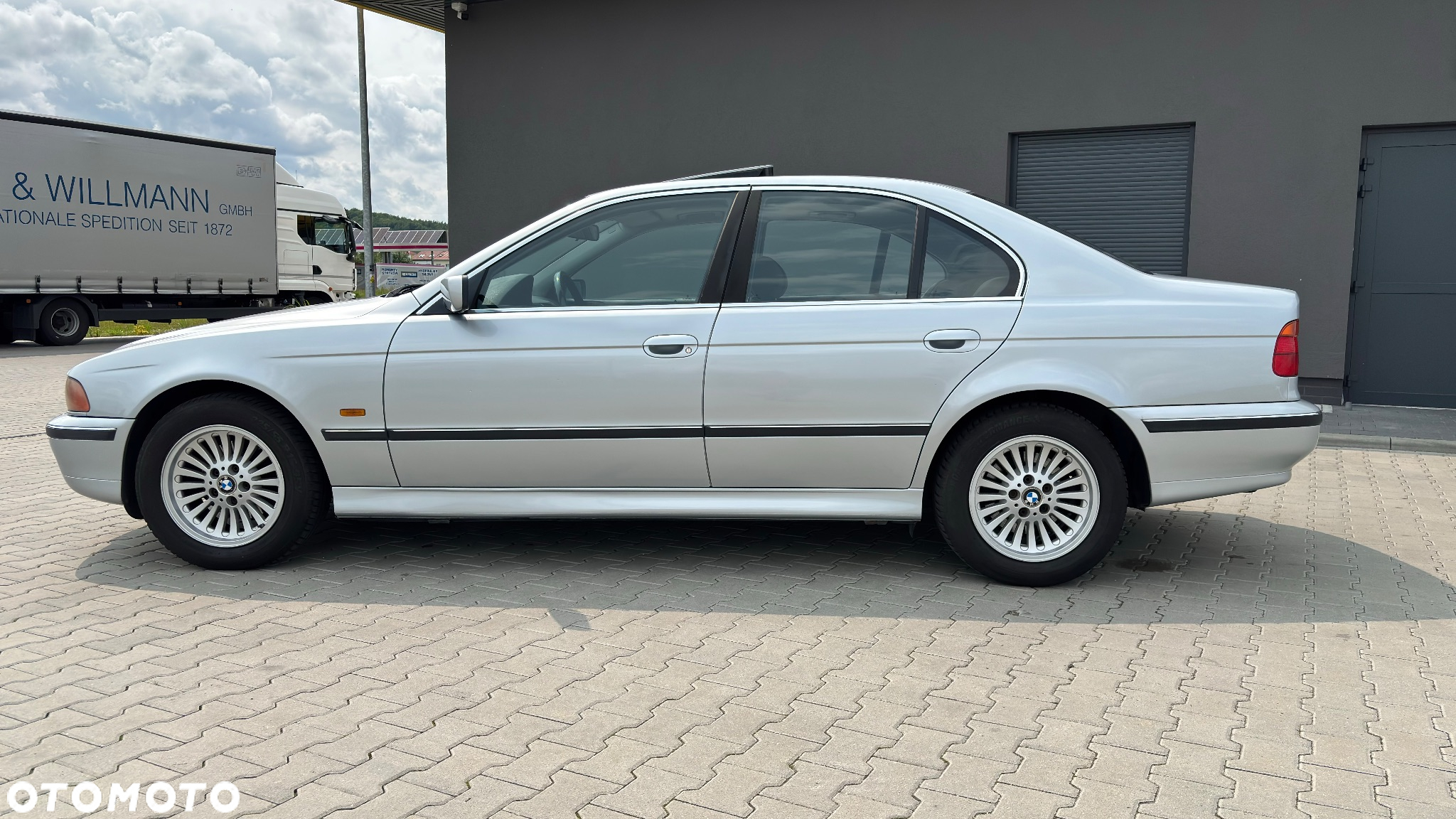 BMW Seria 5 520i - 4