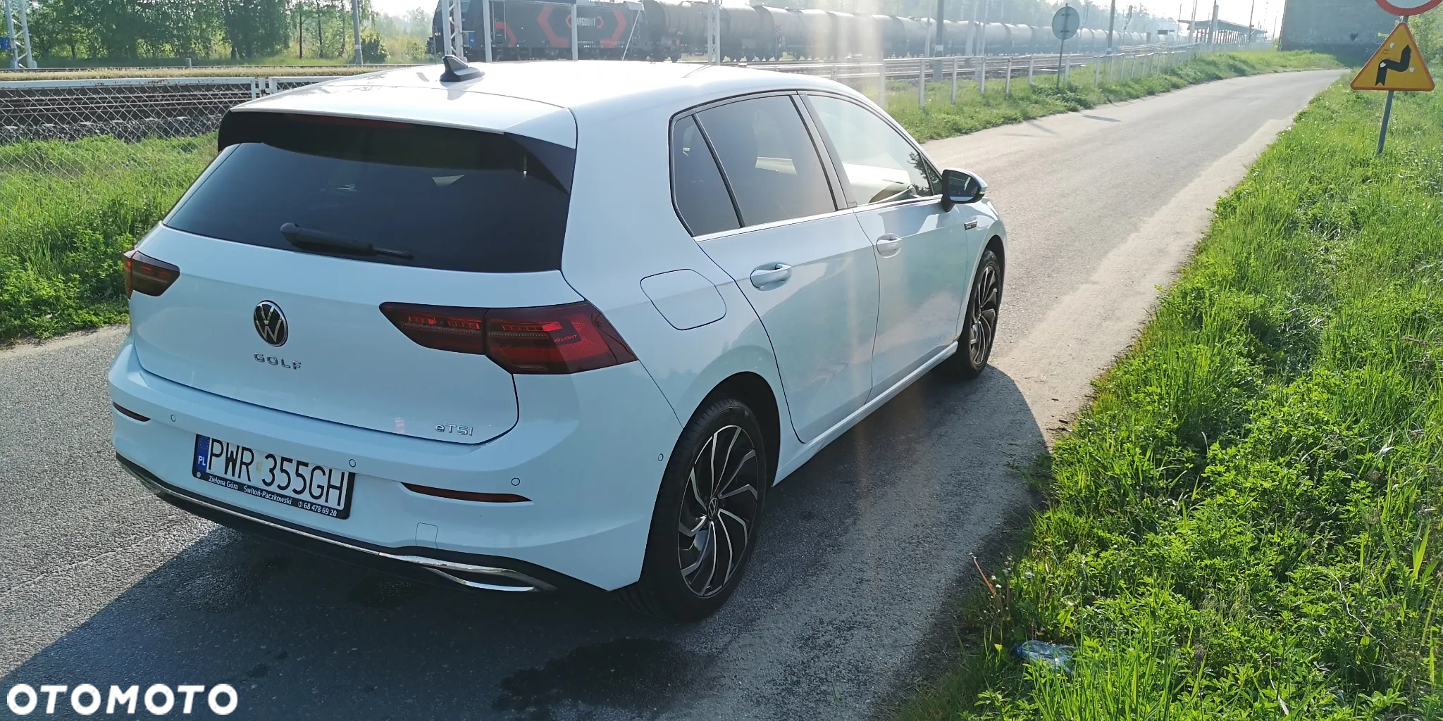 Volkswagen Golf - 6