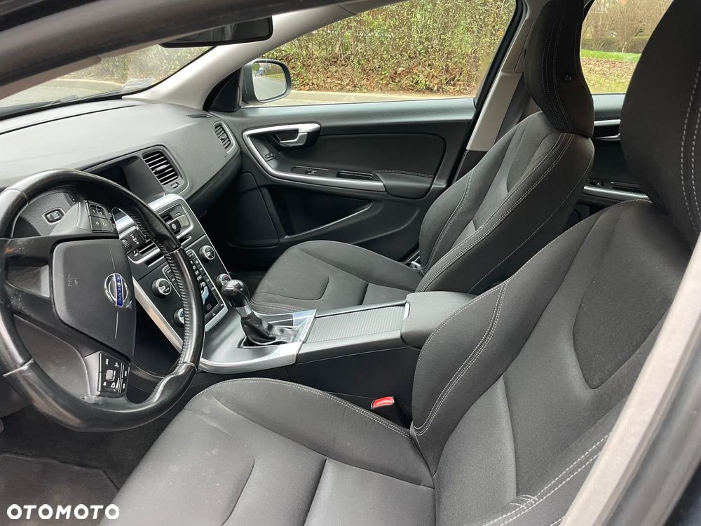 Volvo S60 T3 Kinetic - 11