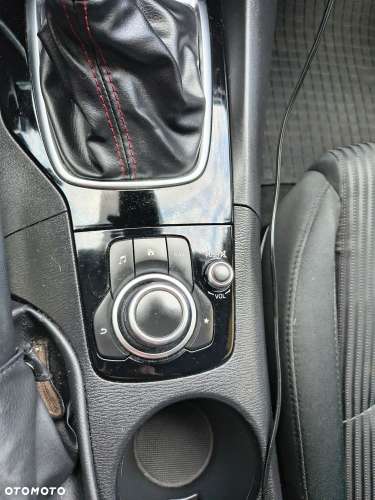 Mazda 3 ver-skyactiv--d-150-sports--line - 4