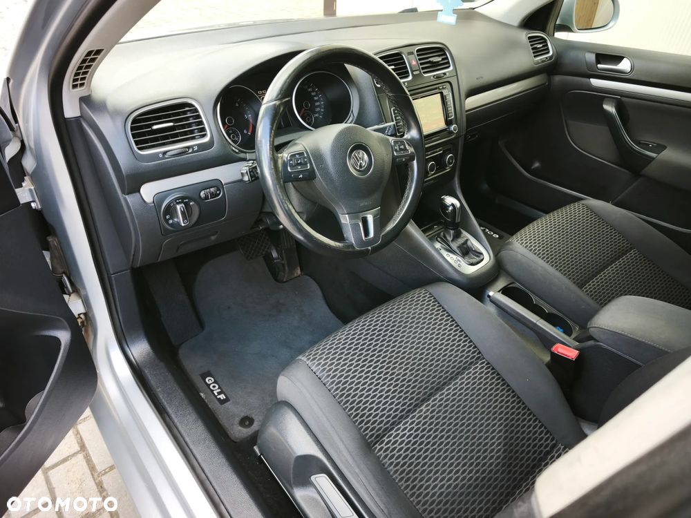 Volkswagen Golf 1.6 TDI Comfortline DSG - 9