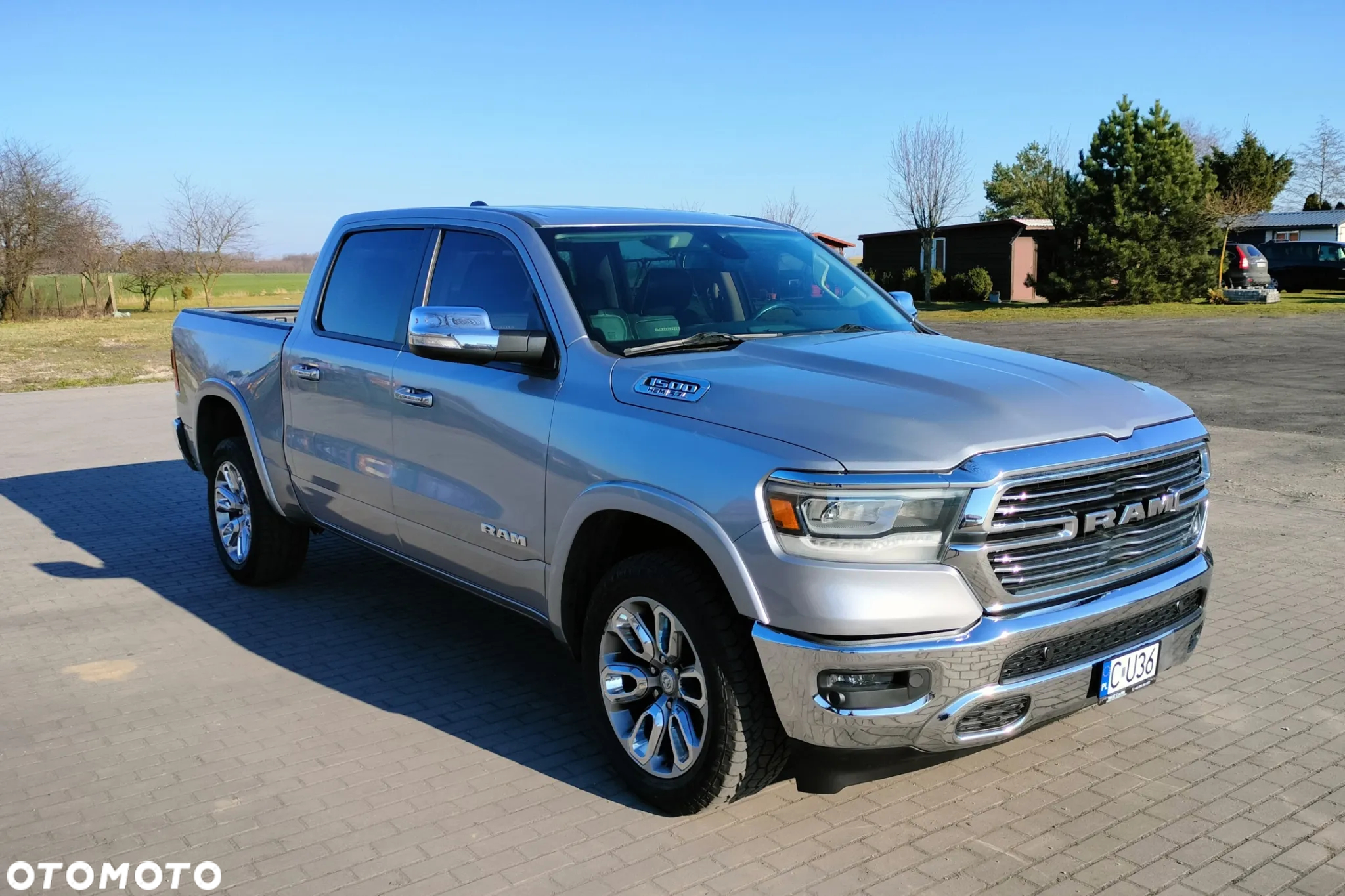 RAM 1500 Crew Cab Shortbed Laramie - 2