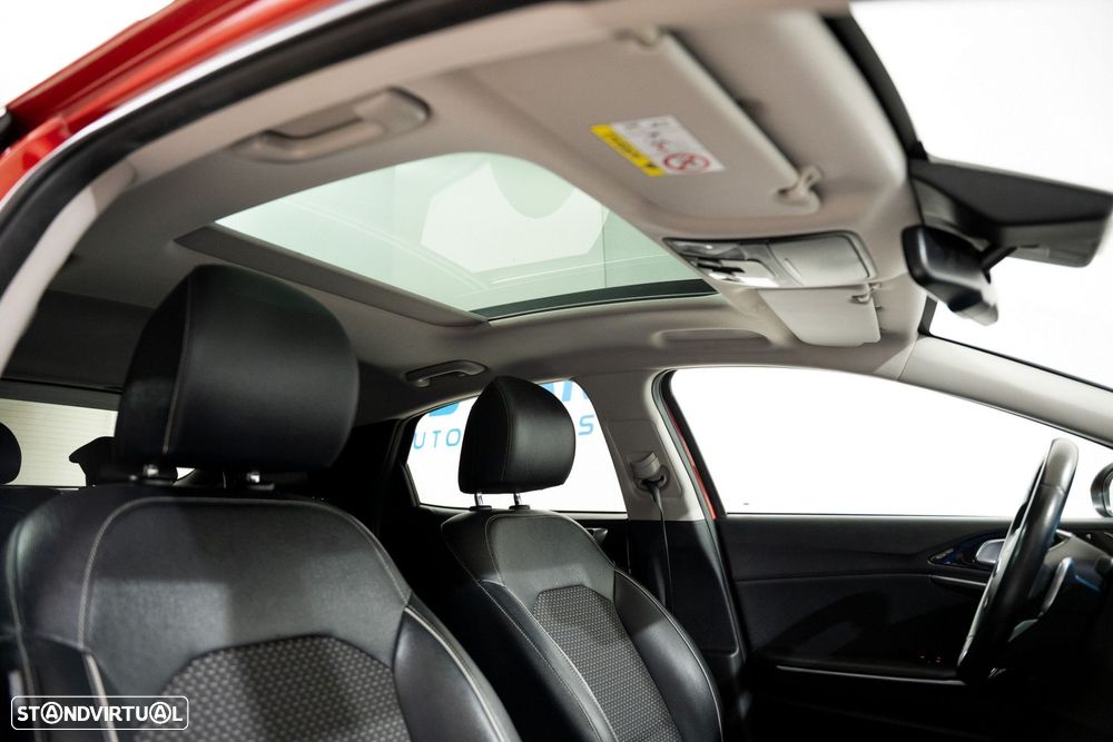 Kia XCeed 1.6 GDi PHEV Drive - 17