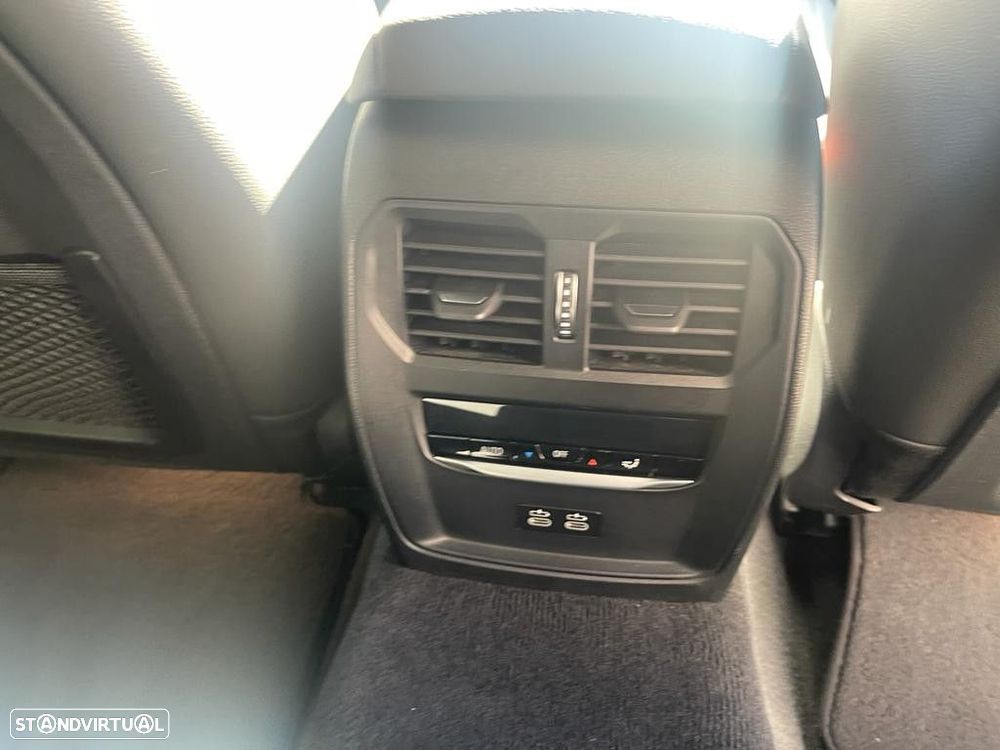 BMW 330 e Pack M Auto - 39