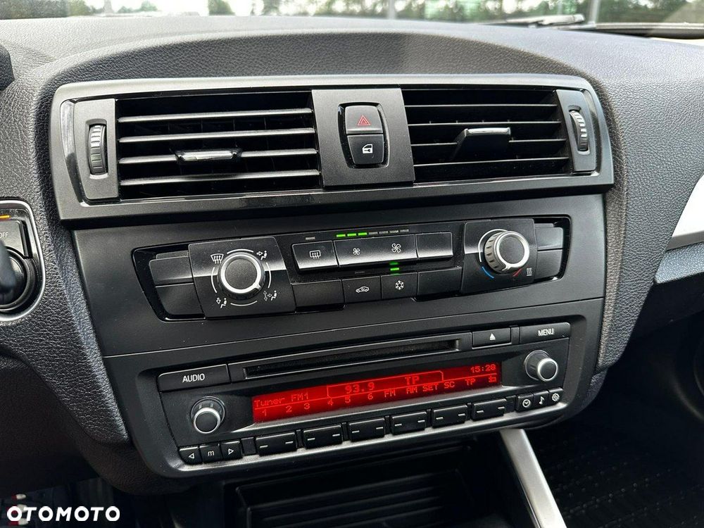 BMW Seria 1 116i - 19