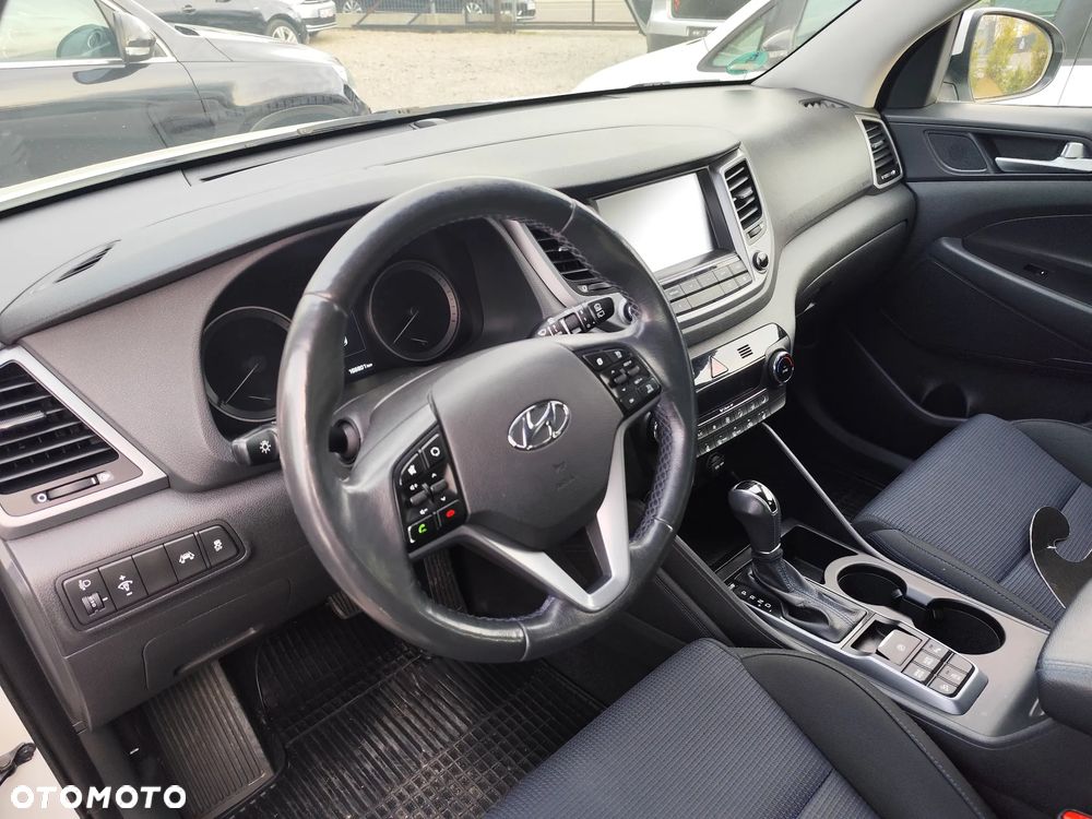 Hyundai Tucson blue 1.7 CRDi 2WD DCT Premium - 26