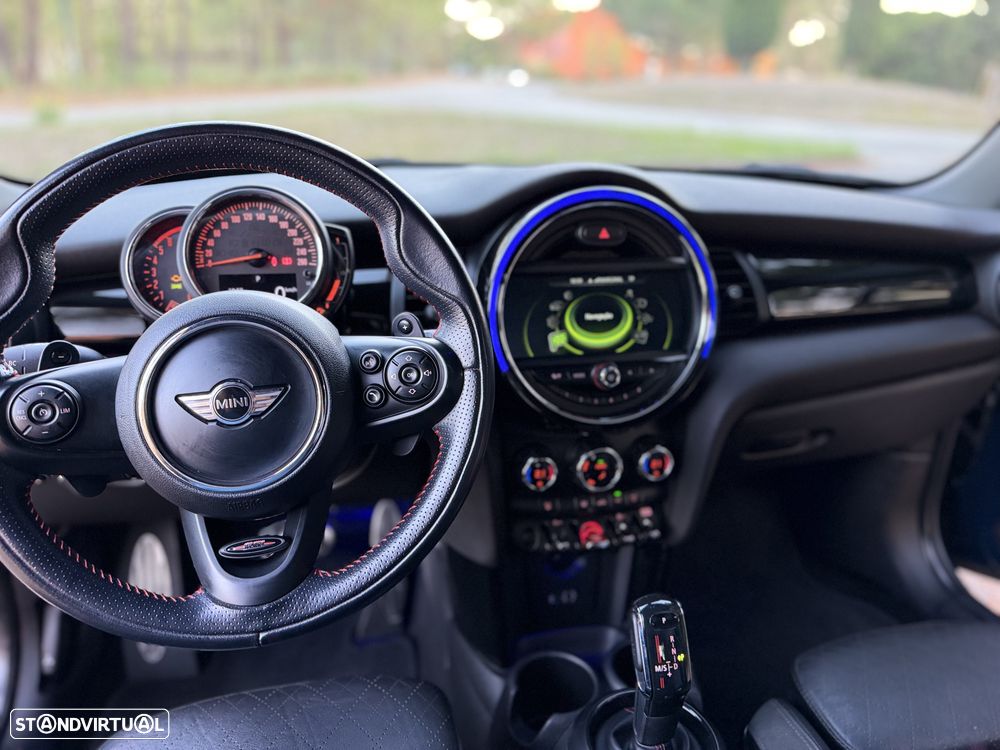 MINI 5 Portas Cooper SD Auto Desportiva - 29
