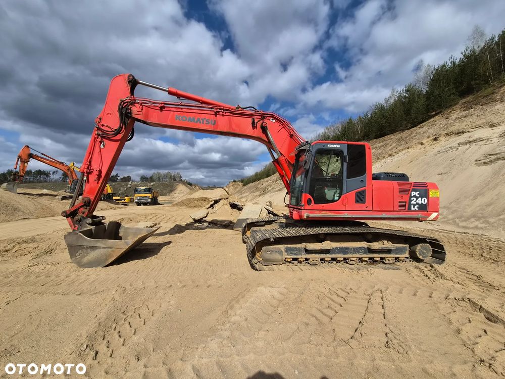 Komatsu PC 240 - 1
