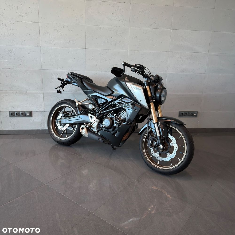Honda CB - 1