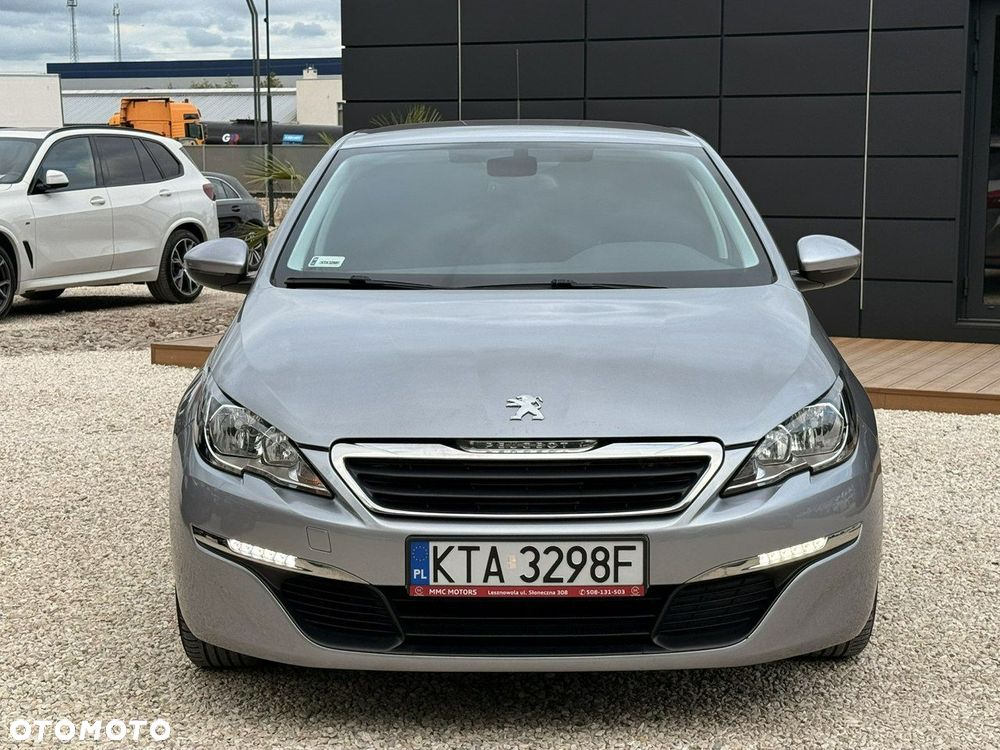 Peugeot 308 - 8