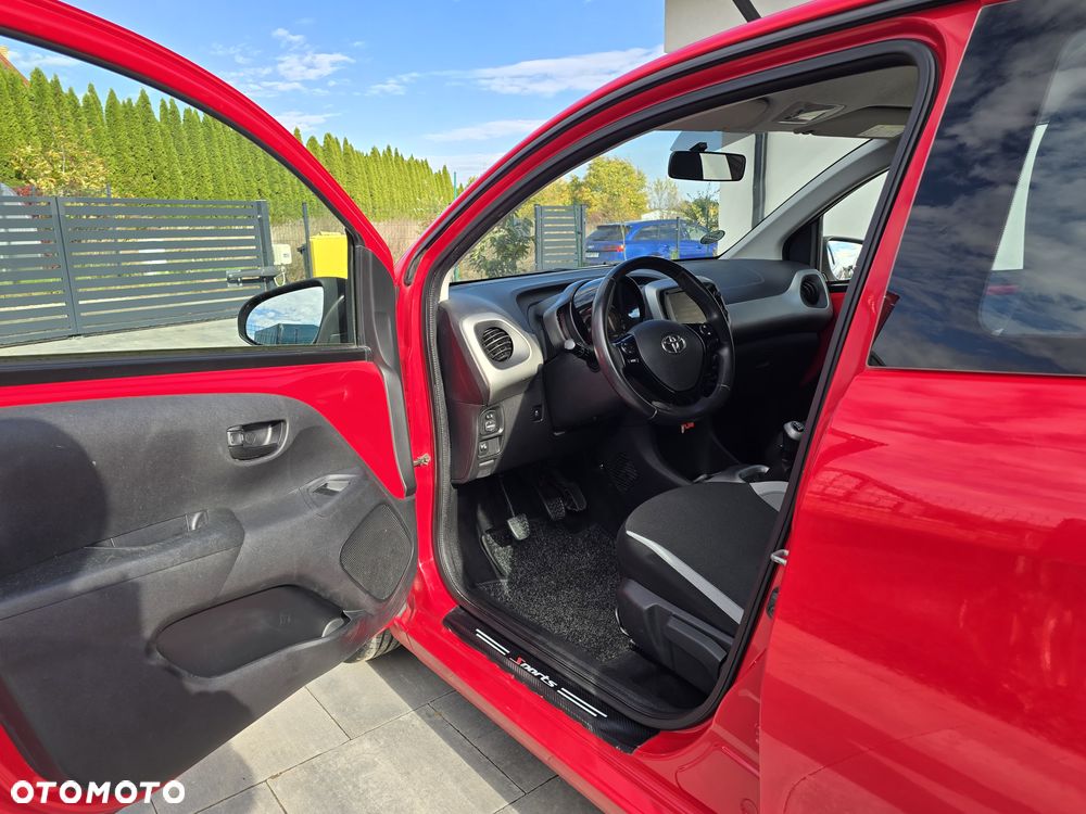 Toyota Aygo x-clusiv - 14