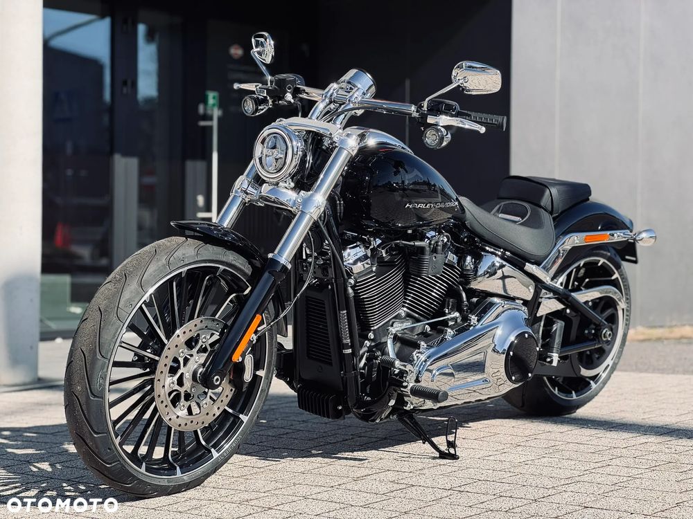 Harley-Davidson Softail Breakout - 17