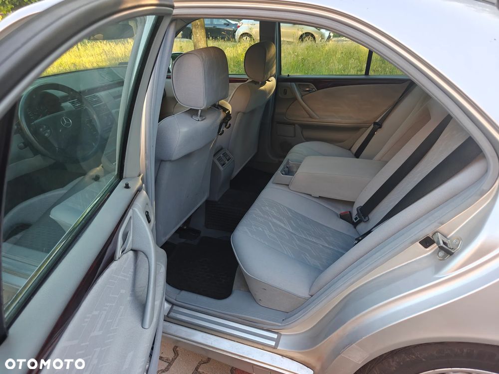 Mercedes-Benz Klasa E 220 CDI Classic - 10
