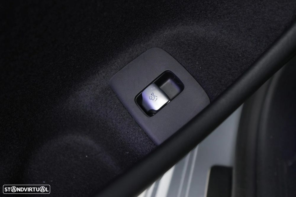 Mercedes-Benz E 220 d 9G-TRONIC Edition AMG Line - 32