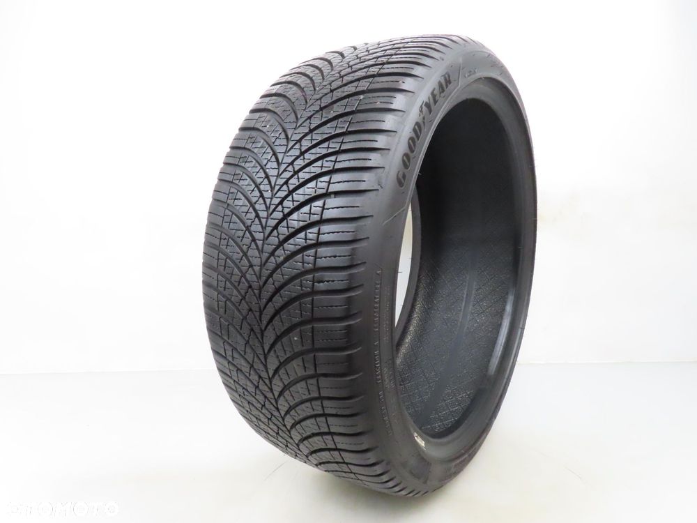 225/40R18 OPONA CAŁOROCZNA UŻYWANA Goodyear Vector 4Seasons Gen-3 92Y XL - 1