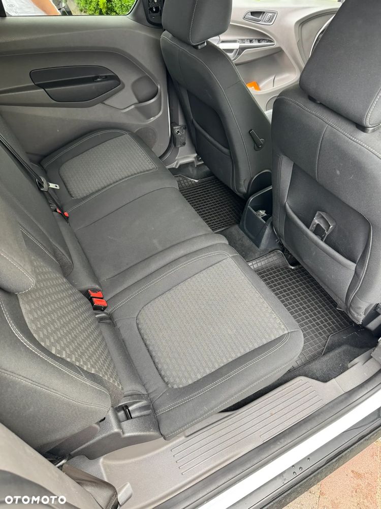 Ford Transit Connect - 12