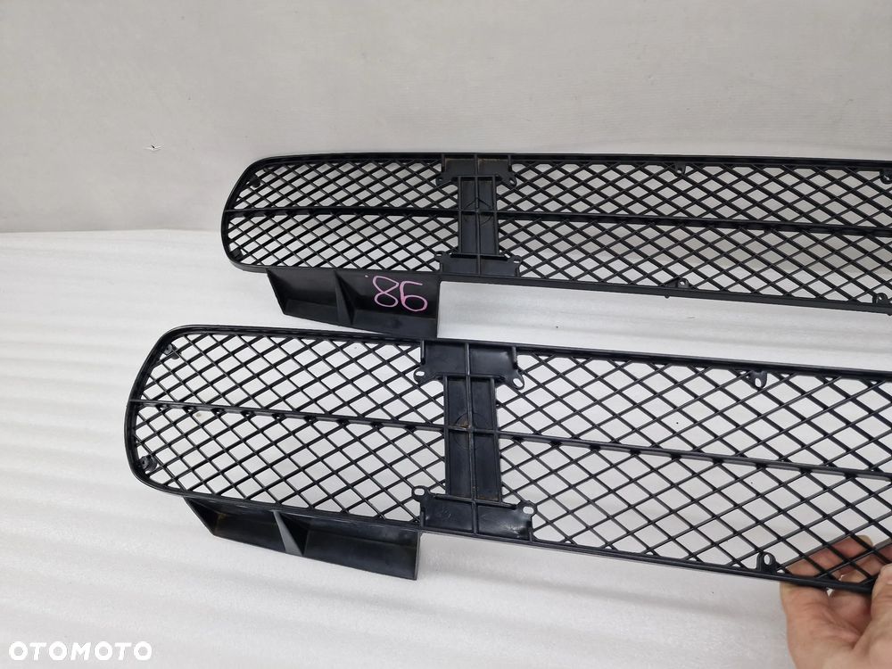 FIAT DUCATO / CITROEN JUMPER / PEUGEOT BOXER 01-06 KRATKA ŚRODKOWA ZDERZAKA PRZEDNIEGO , NR LS130400904 , NR AUKCJI K98 - 6