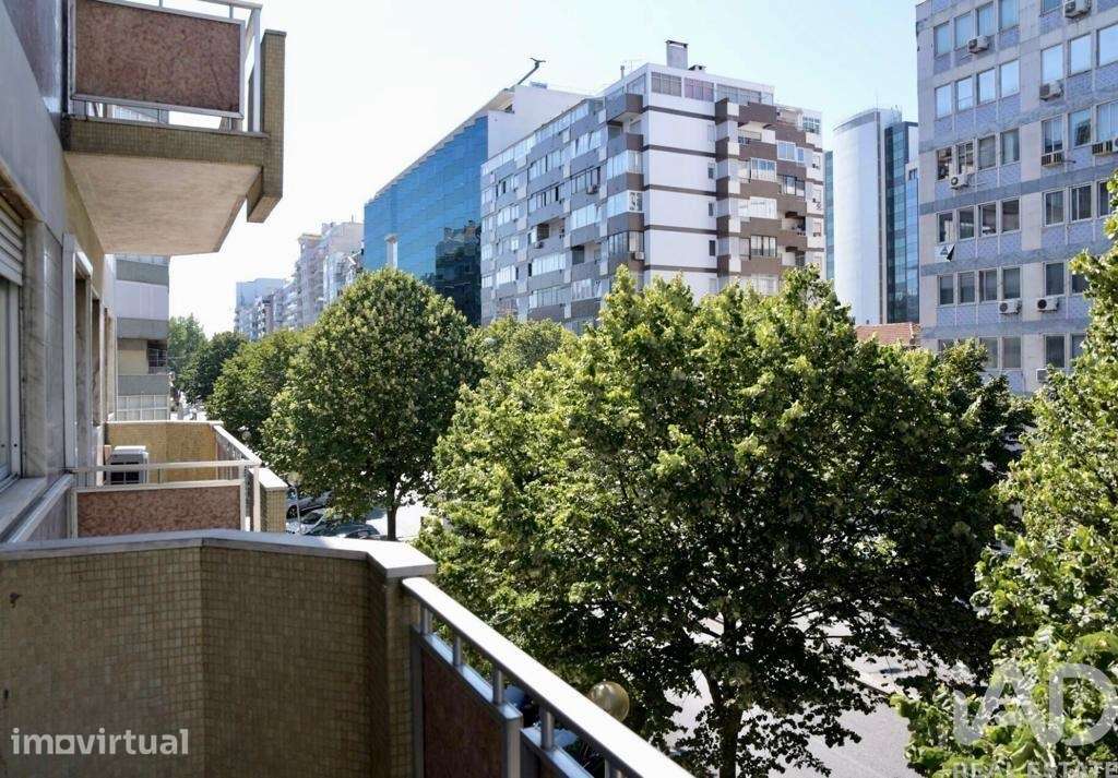 Apartamento T2 em São Domingos De Benfica de 66,00 m2 - Grande imagem: 2/24