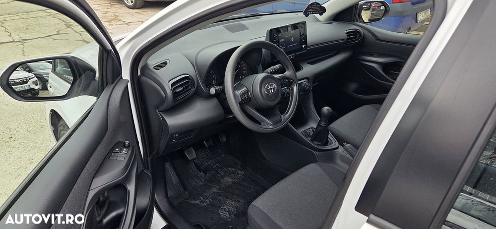 Toyota Yaris 1.0 L Eco - 9