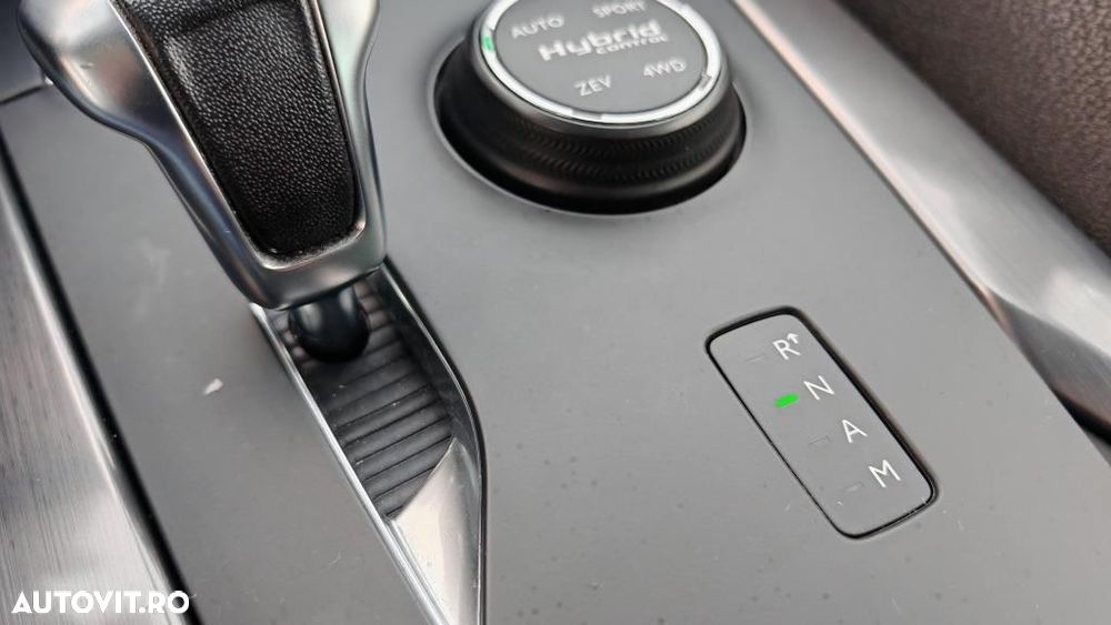 Citroën DS5 Hybrid4 EGS6 SportChic - 12