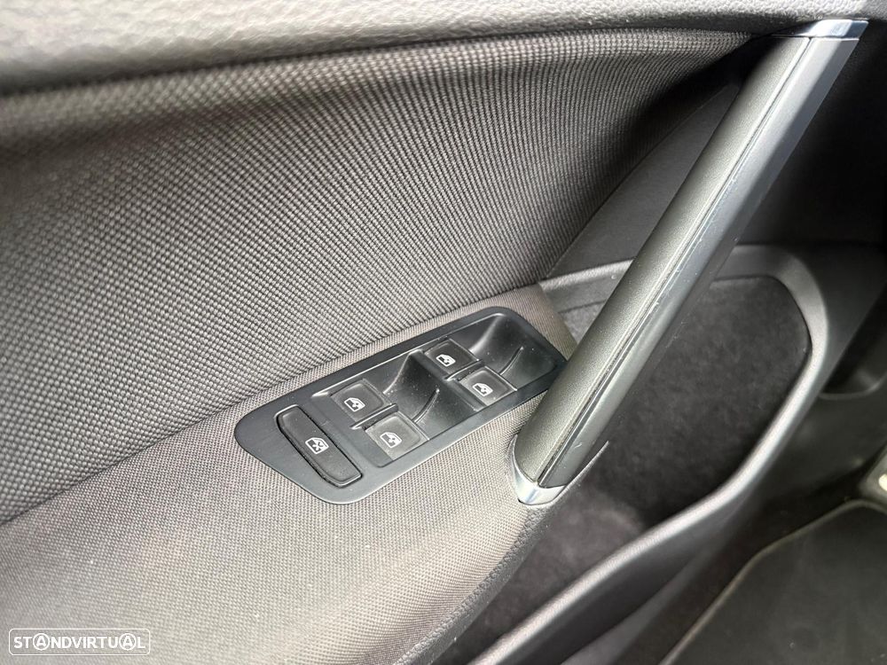 VW Golf 2.0 TDi GTD DSG - 26