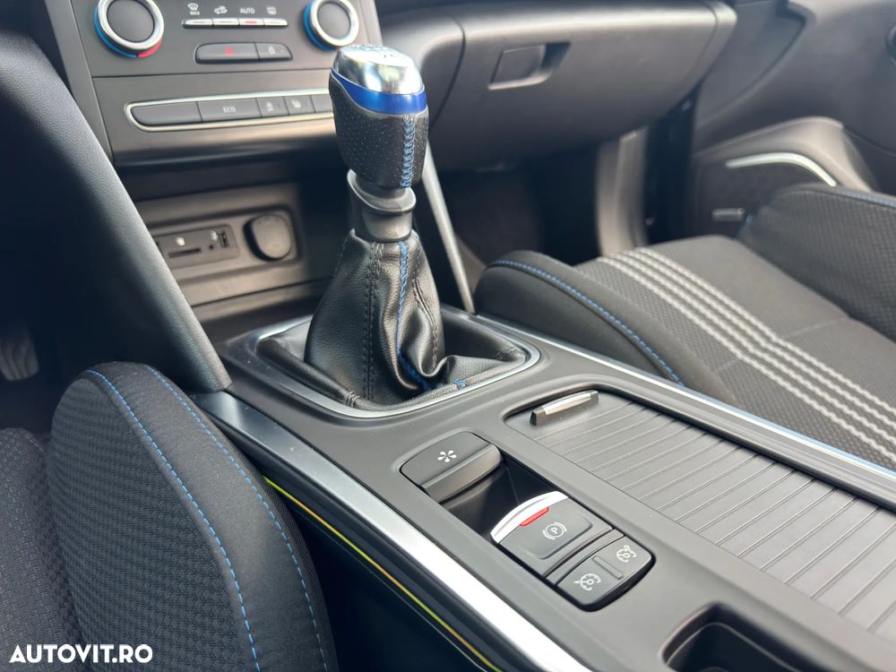 Renault Megane ENERGY dCi 110 GT LINE - 25