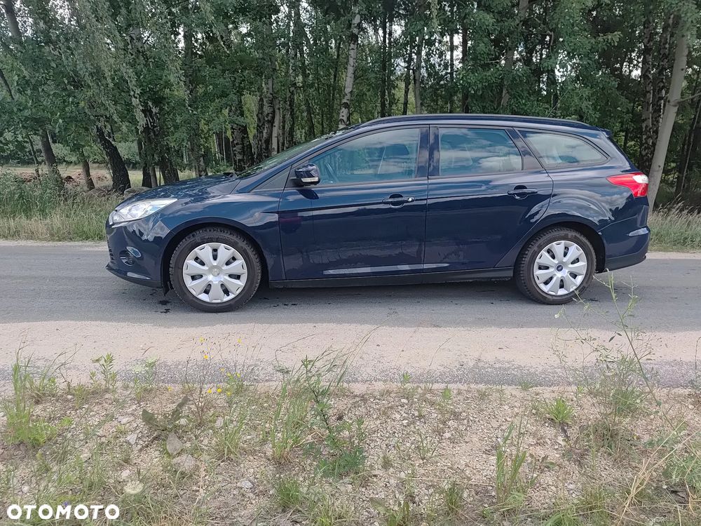 Ford Focus SW - 12