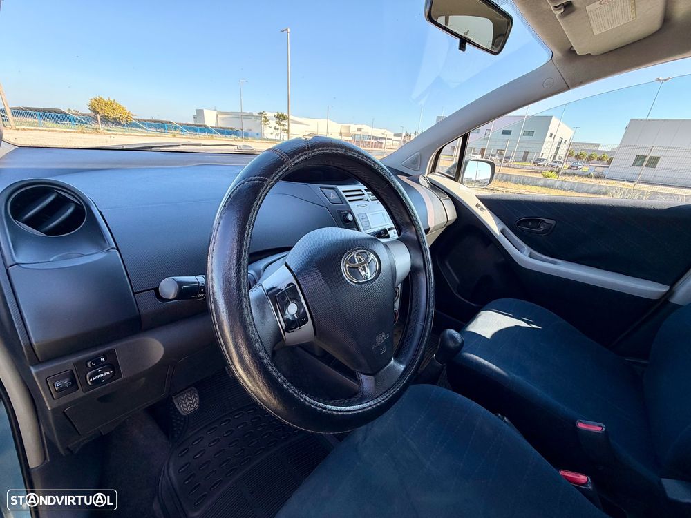 Toyota Yaris 1.4 D-4D Sol AC+VSC - 12